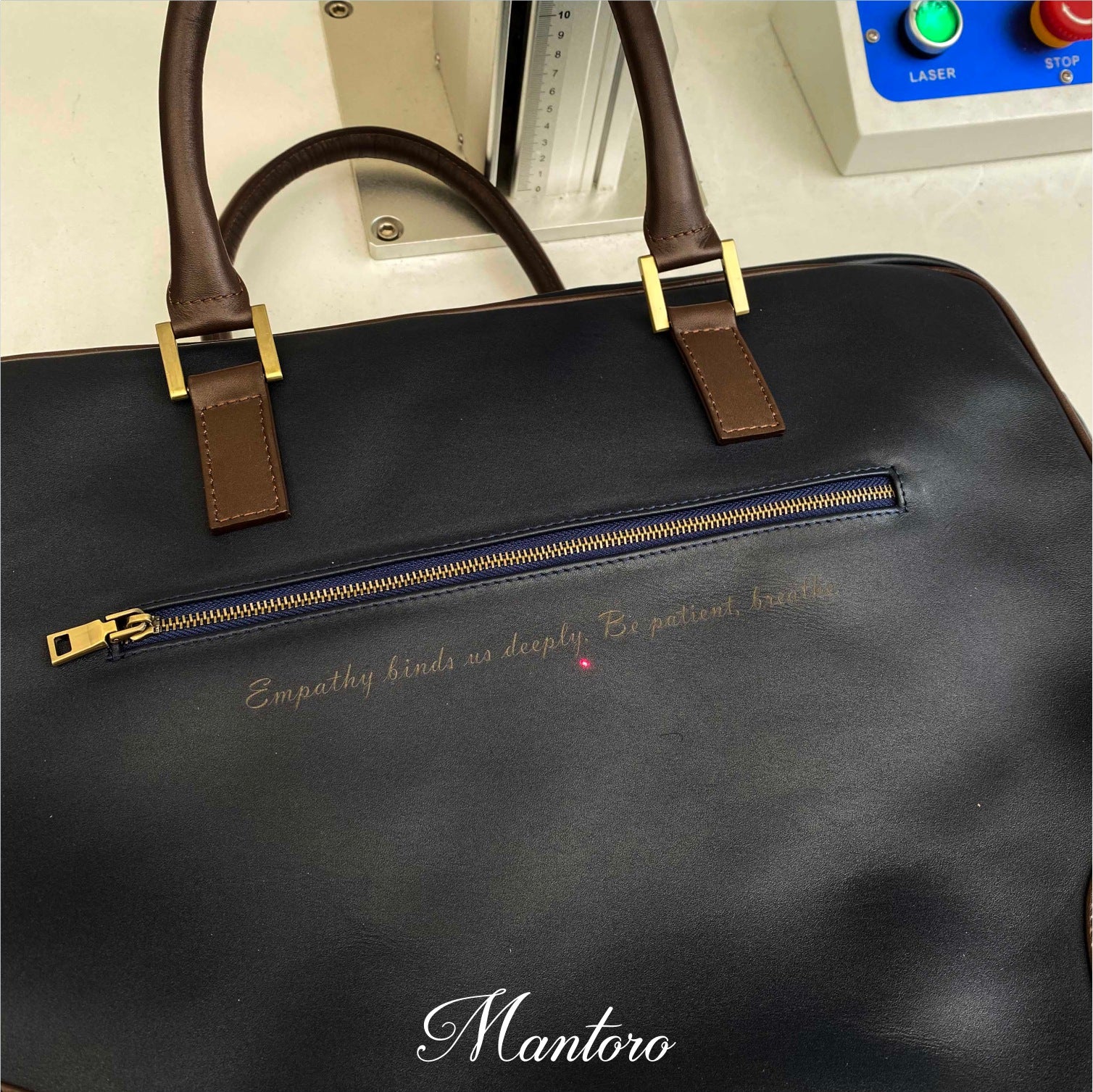 Maletín vintage 100% cuero vacuno Mantoro color azul con marrón - vista posterior